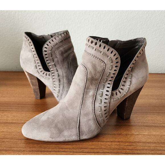 Vince Camuto Reeista Minimalist Style Cutout Zip Ankle Booties - Picture 11 of 11